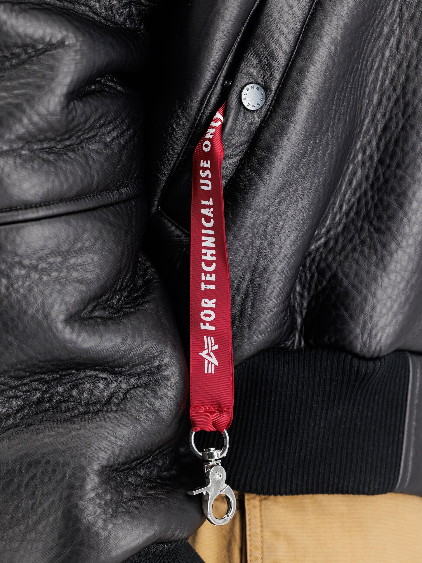 ALPHA INDUSTRIES - B-15 MOD Black