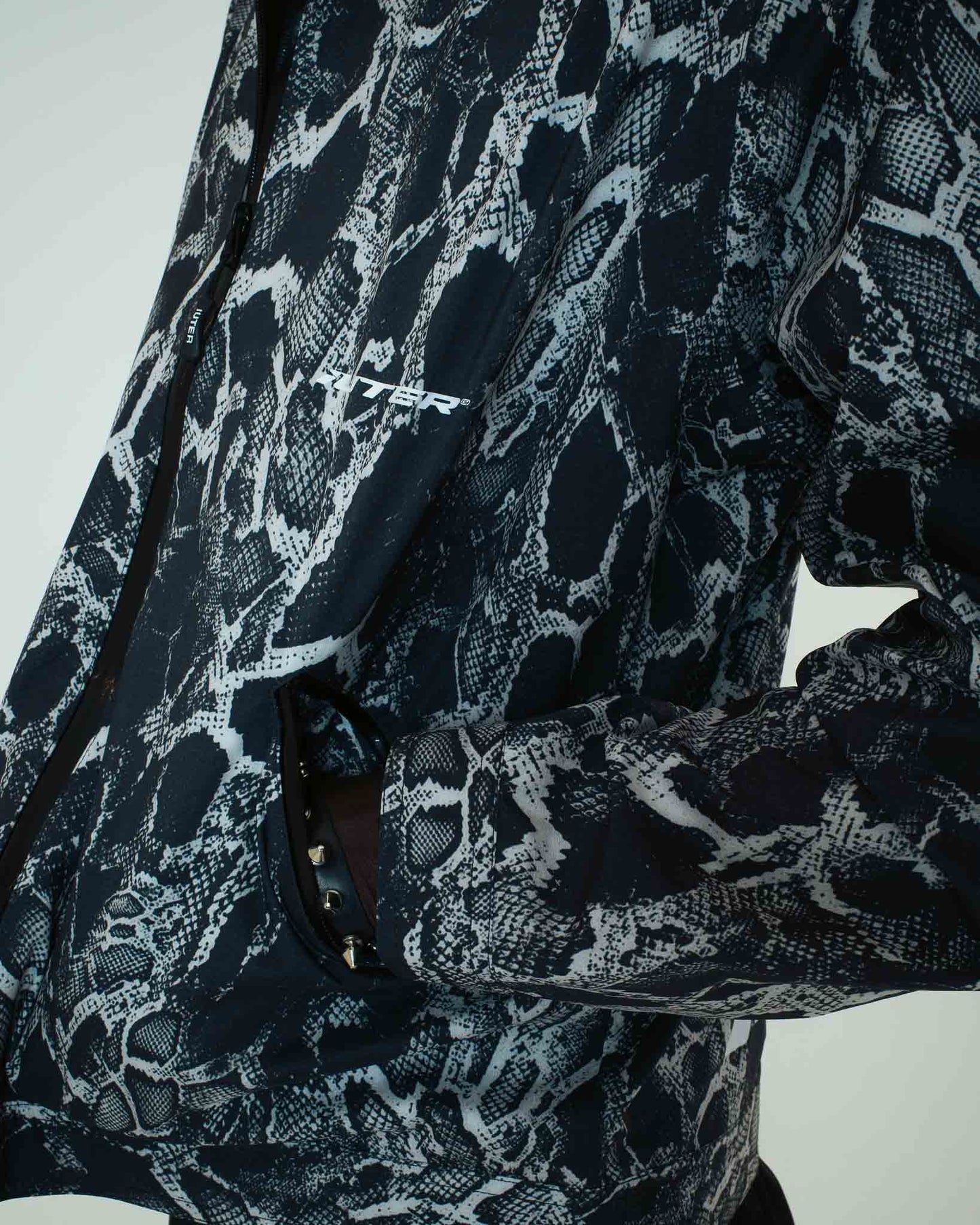 IUTER - Ally Taped Jacket Snakeskin